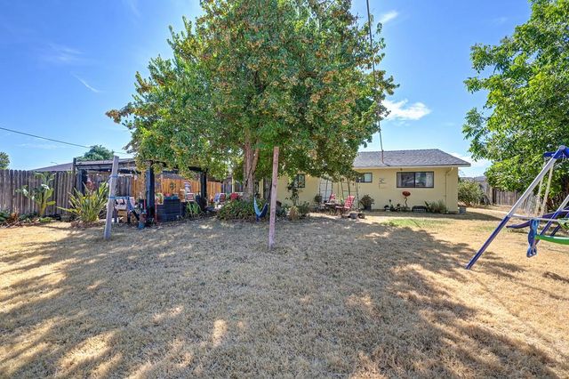 7104 Rimrock Dr, Sacramento, CA 95828