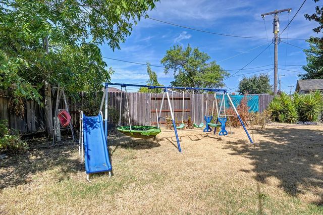 7104 Rimrock Dr, Sacramento, CA 95828