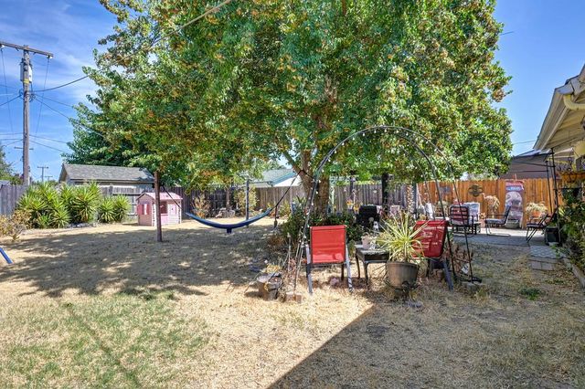 7104 Rimrock Dr, Sacramento, CA 95828
