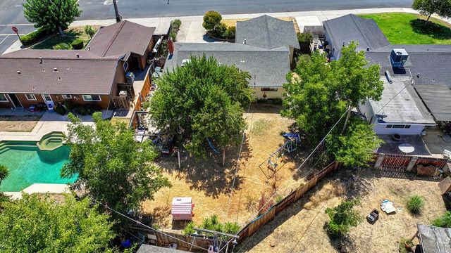 7104 Rimrock Dr, Sacramento, CA 95828