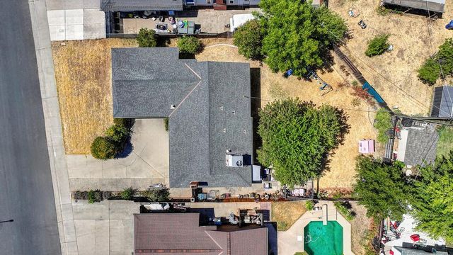 7104 Rimrock Dr, Sacramento, CA 95828