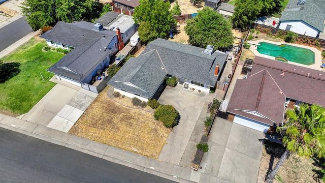 7104 Rimrock Dr, Sacramento, CA 95828