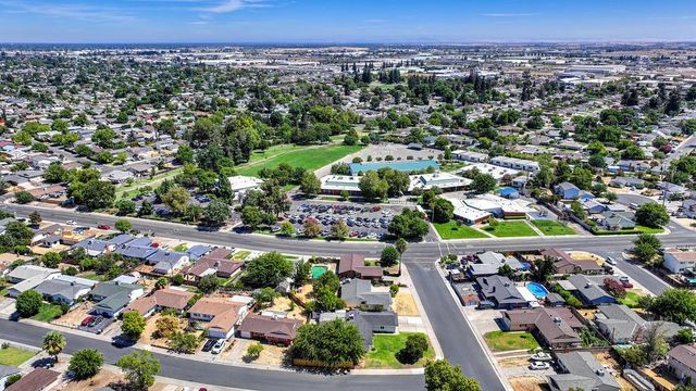 7104 Rimrock Dr, Sacramento, CA 95828
