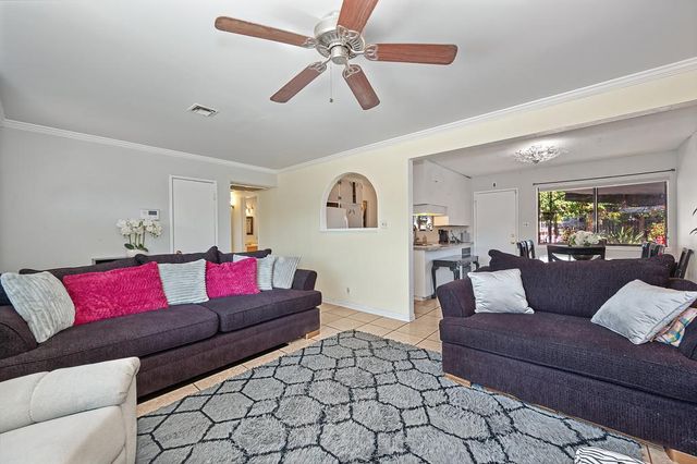 7104 Rimrock Dr, Sacramento, CA 95828