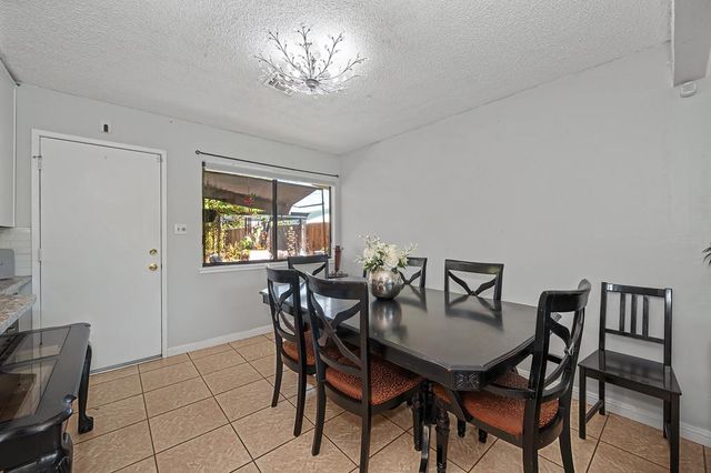 7104 Rimrock Dr, Sacramento, CA 95828