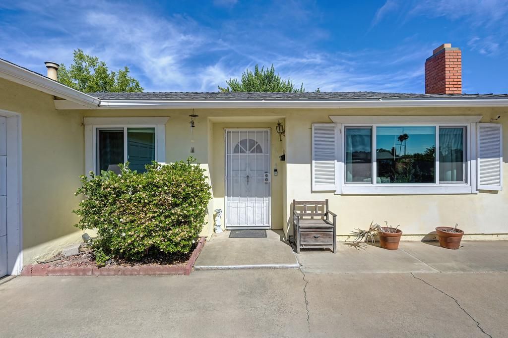 7104 Rimrock Dr, Sacramento, CA 95828