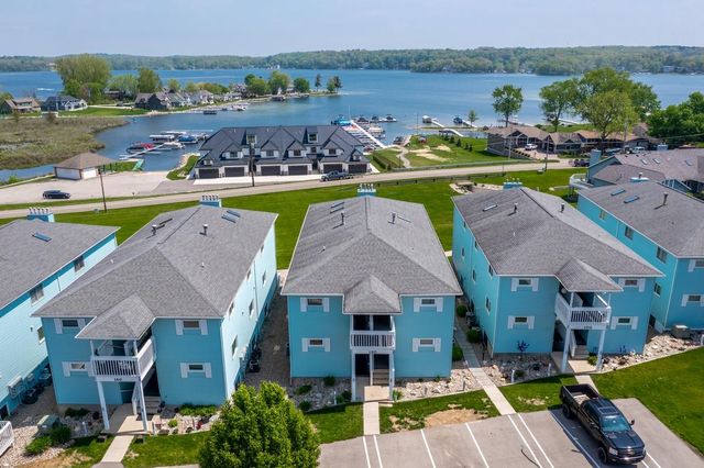 120 Lane 325 Lake James B-2, Angola, IN 46703