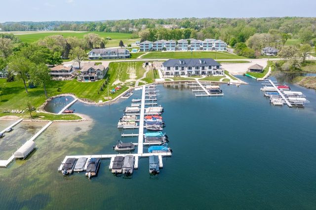 120 Lane 325 Lake James B-2, Angola, IN 46703