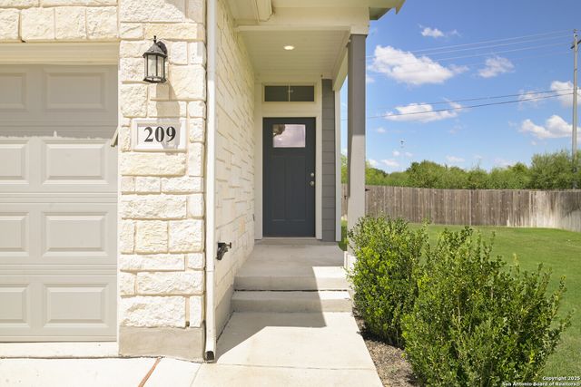 209 Joseph Cir, Cibolo, TX 78108