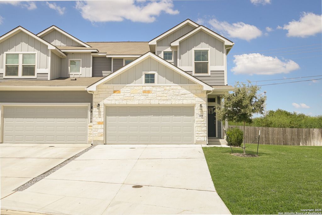 209 Joseph Cir, Cibolo, TX 78108