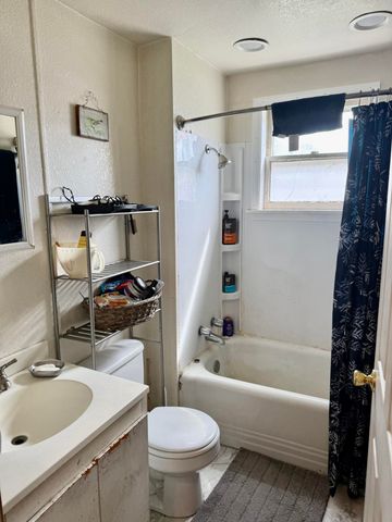 1711 N Oak Grove Avenue, Springfield, MO 65803