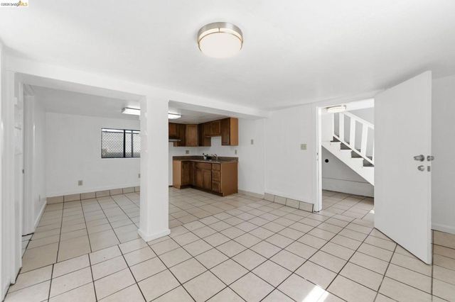 5334 E 10th St., Oakland, CA 94601