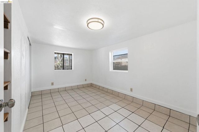 5334 E 10th St., Oakland, CA 94601