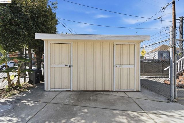 5334 E 10th St., Oakland, CA 94601