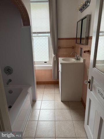17 W SUMMIT AVE, Haddonfield, NJ 08033
