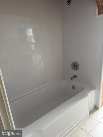 17 W SUMMIT AVE, Haddonfield, NJ 08033