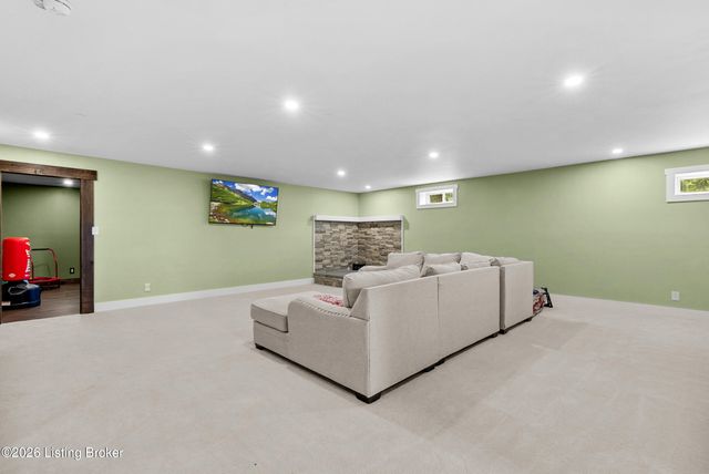 4601 Deerfield Cir, Smithfield, KY 40068