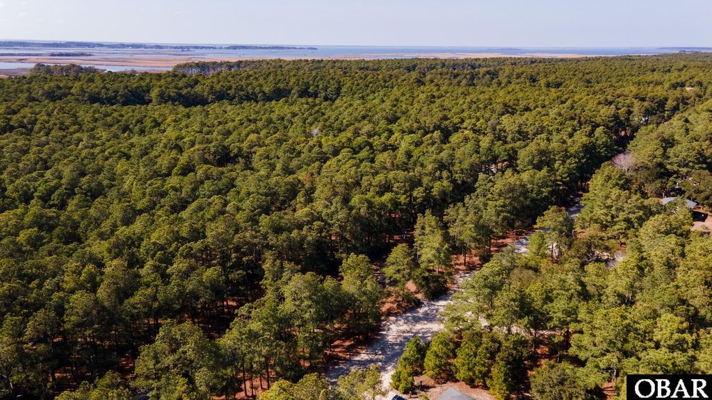 Image 10 of property listing at 2324 Ocean Pearl Road Lot 1, Corolla, NC 27927