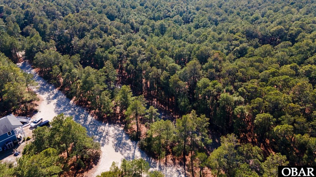 Image 12 of property listing at 2324 Ocean Pearl Road Lot 1, Corolla, NC 27927