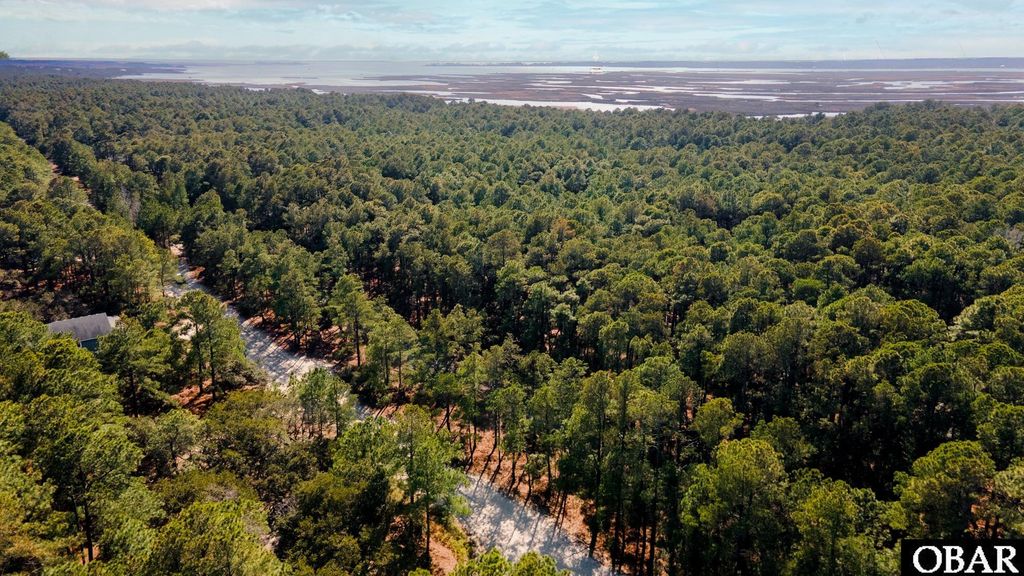 Image 13 of property listing at 2324 Ocean Pearl Road Lot 1, Corolla, NC 27927