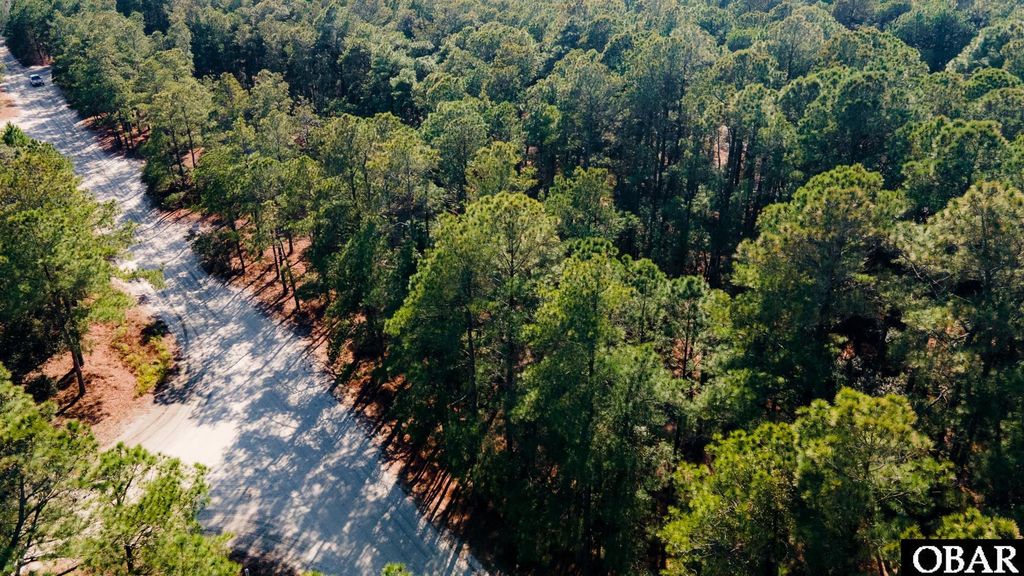 Image 16 of property listing at 2324 Ocean Pearl Road Lot 1, Corolla, NC 27927