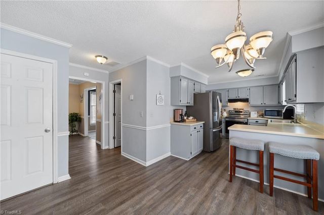 1661 Round Hill Circle, Kernersville, NC 27284