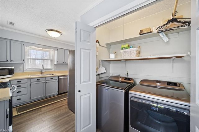 1661 Round Hill Circle, Kernersville, NC 27284