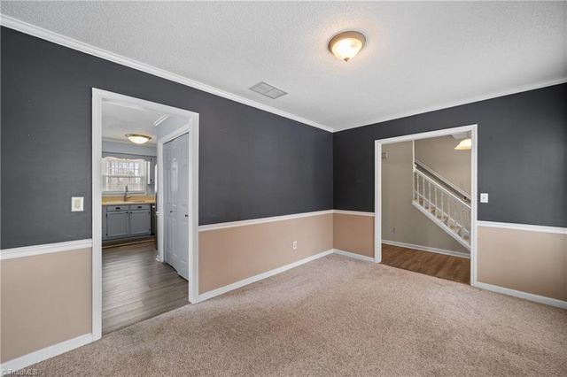 1661 Round Hill Circle, Kernersville, NC 27284