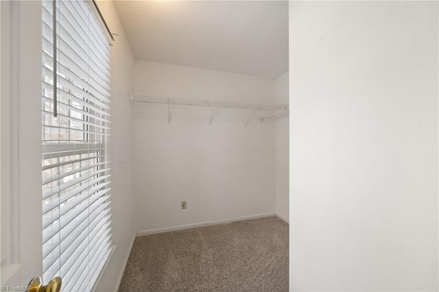 1661 Round Hill Circle, Kernersville, NC 27284