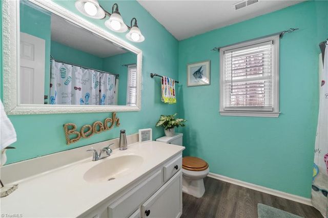 1661 Round Hill Circle, Kernersville, NC 27284