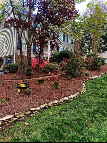 1661 Round Hill Circle, Kernersville, NC 27284