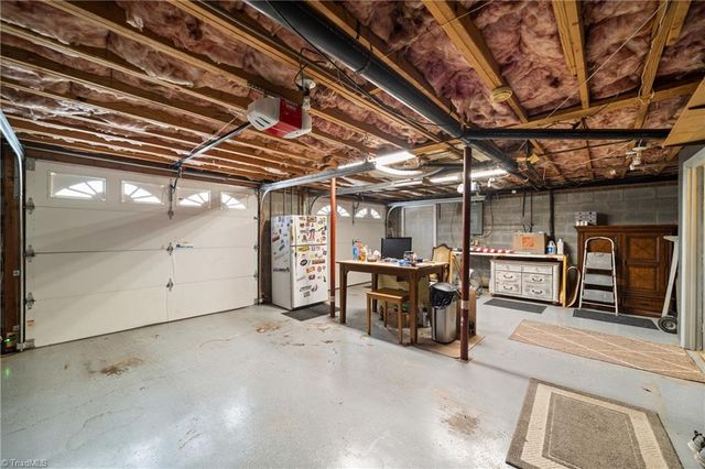 1661 Round Hill Circle, Kernersville, NC 27284