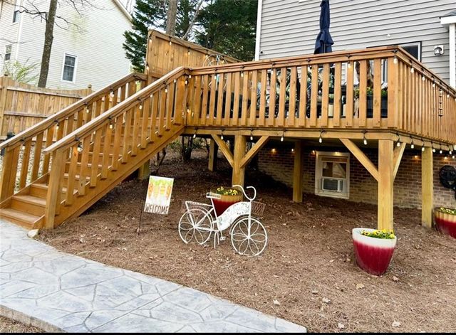 1661 Round Hill Circle, Kernersville, NC 27284