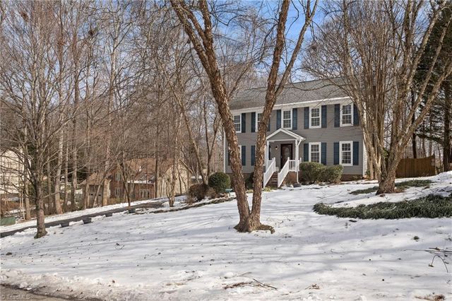 1661 Round Hill Circle, Kernersville, NC 27284