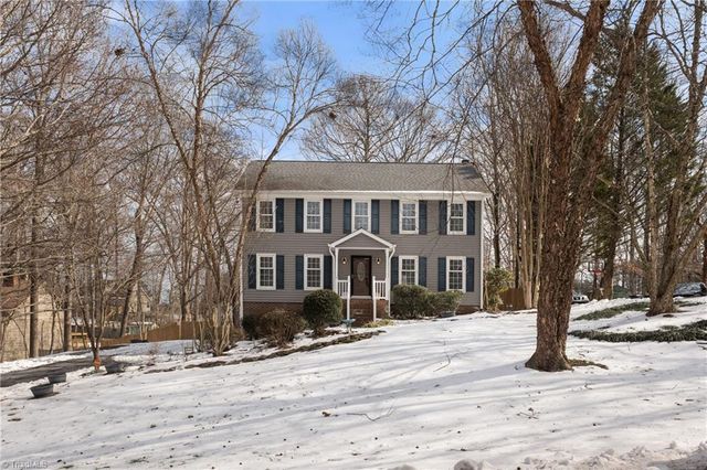 1661 Round Hill Circle, Kernersville, NC 27284