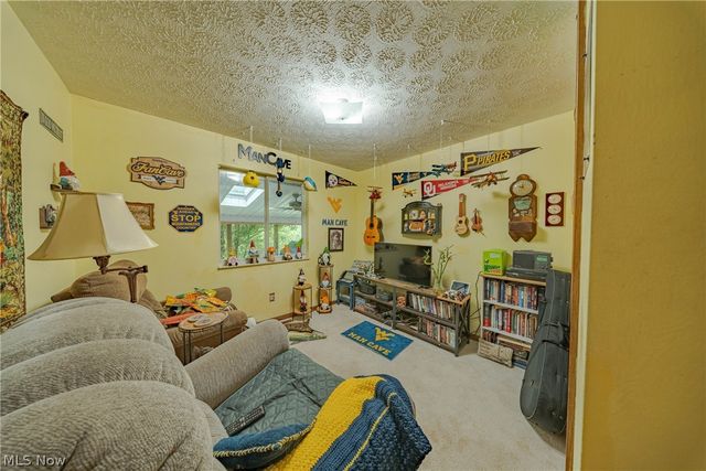 329 Wakefield Drive, Washington, WV 26181