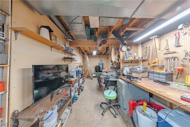 329 Wakefield Drive, Washington, WV 26181