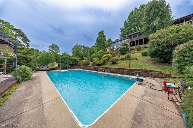 329 Wakefield Drive, Washington, WV 26181