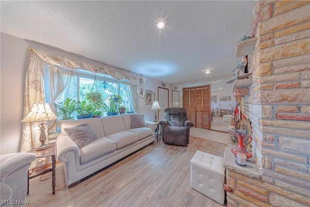 329 Wakefield Drive, Washington, WV 26181