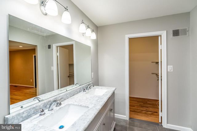 3134 DELBURNE CT, Fairfax, VA 22031