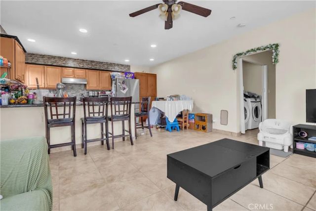 706 W 77th, Los Angeles, CA 90044