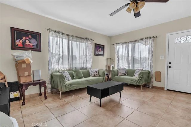 706 W 77th, Los Angeles, CA 90044