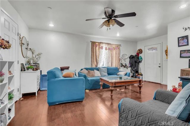 706 W 77th, Los Angeles, CA 90044