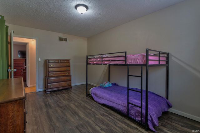 670 S Burkhardt Road, Evansville, IN 47715