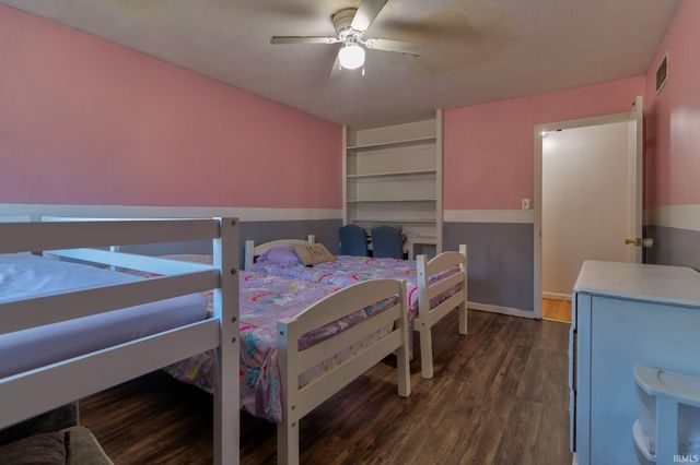 670 S Burkhardt Road, Evansville, IN 47715