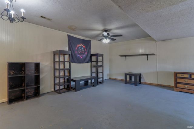 670 S Burkhardt Road, Evansville, IN 47715