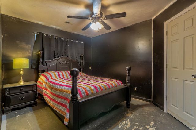 670 S Burkhardt Road, Evansville, IN 47715