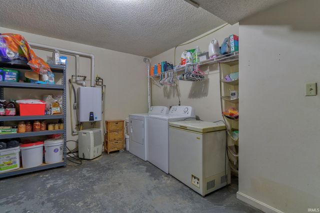 670 S Burkhardt Road, Evansville, IN 47715