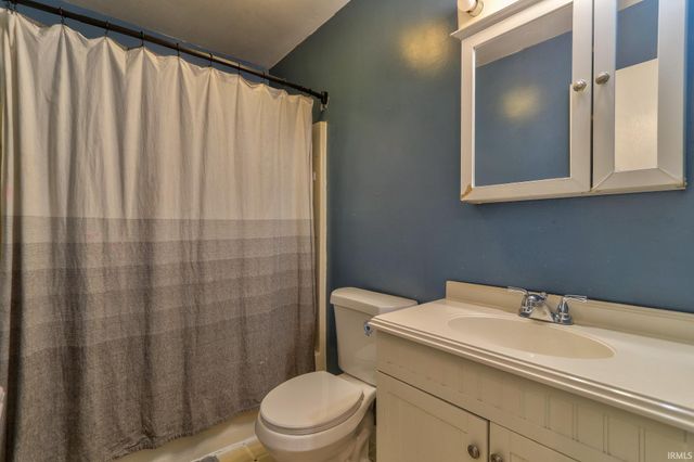 670 S Burkhardt Road, Evansville, IN 47715