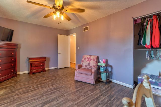 670 S Burkhardt Road, Evansville, IN 47715